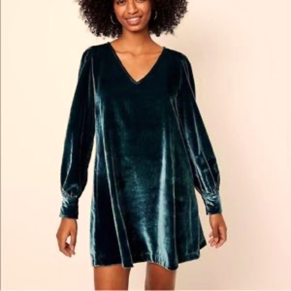 Loft crushed velvet shift dress in gorgeous green.